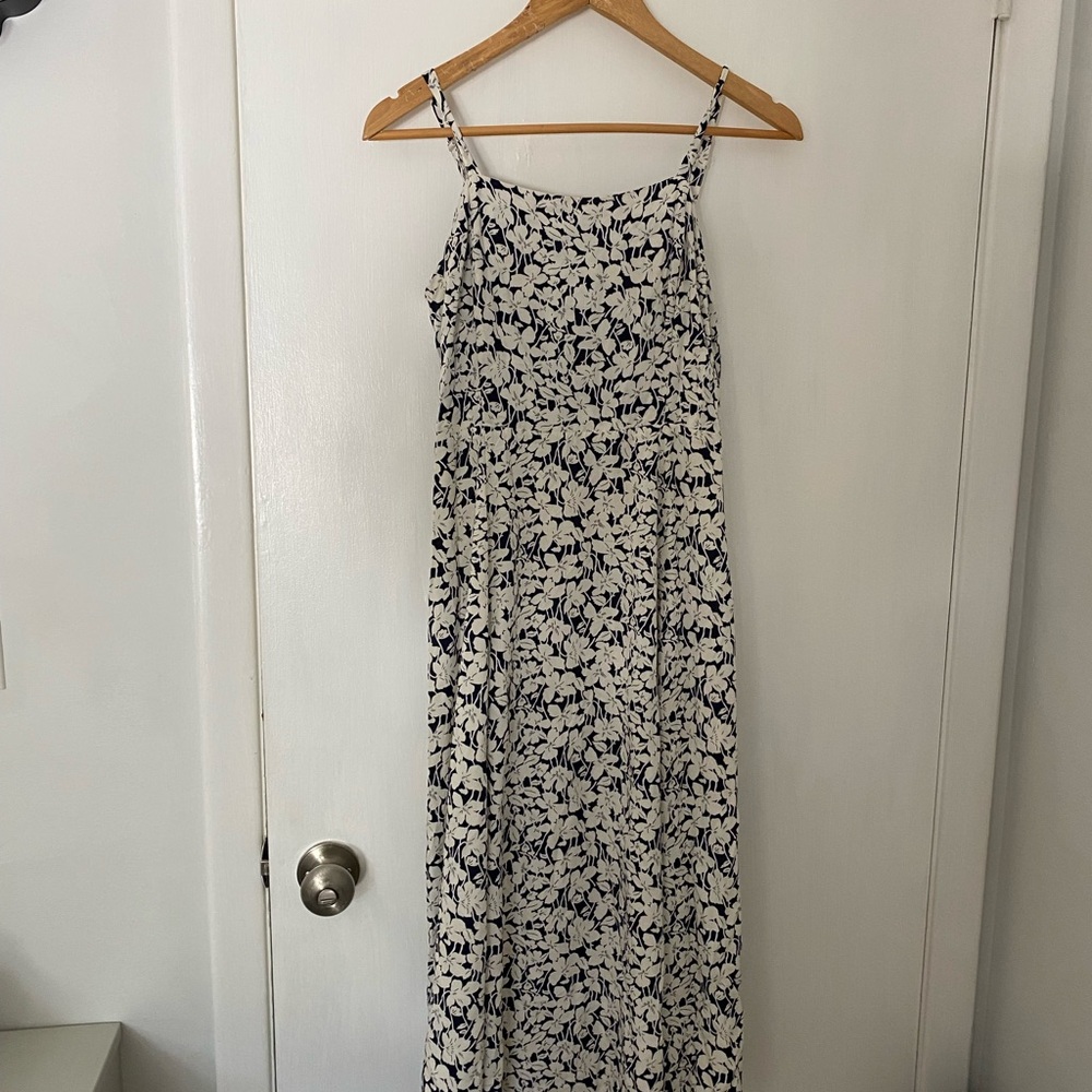 GAP Navy and White Floral Midi Dress